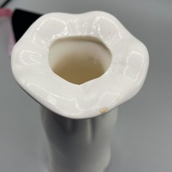 Vintage 1984 FTD 6:75” X3” wide yellow floral vase. - Picture 7 of 8